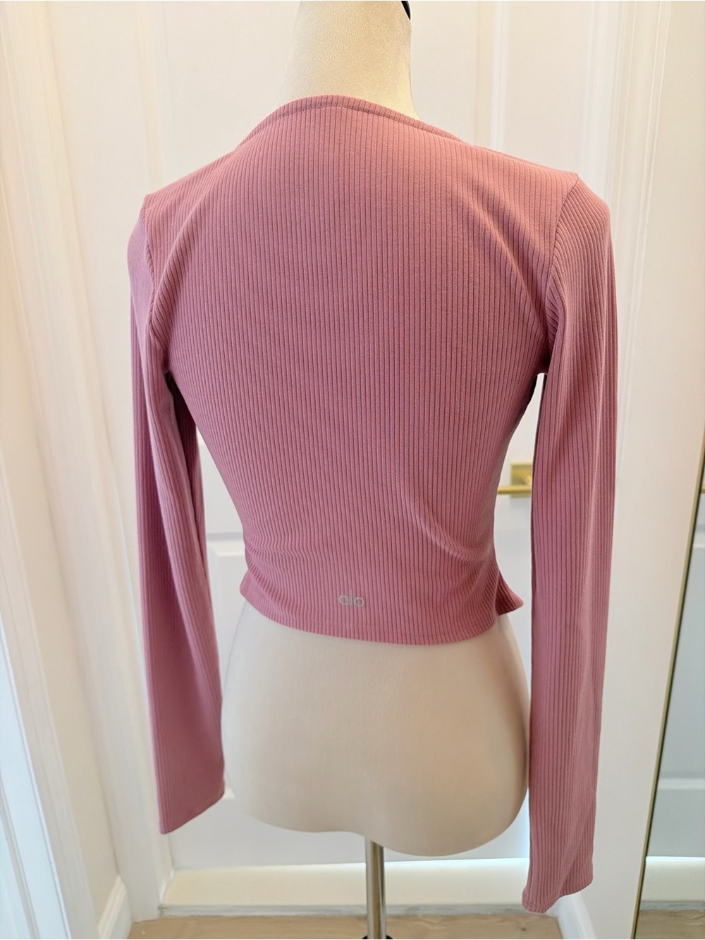 ALO SEAMLESS RIBBED JACKET MEDIUM PINK NWOT - Picture 2 of 9
